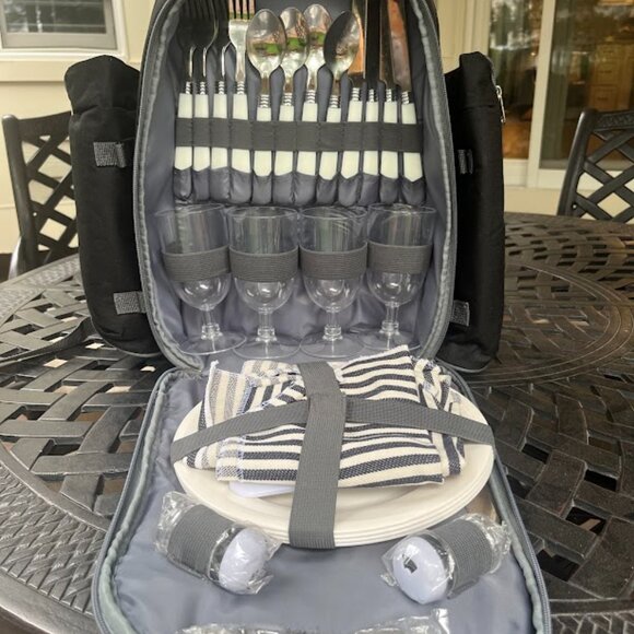 Picnic Backpack for four - Picture 2 of 3